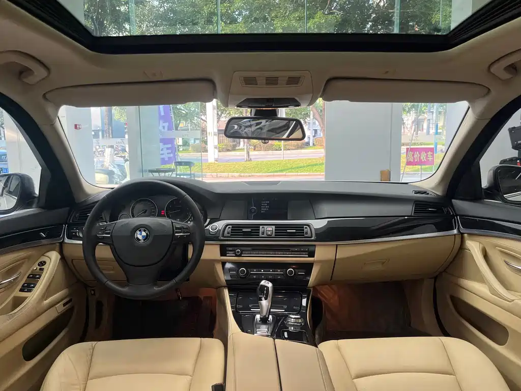 BMW 5 Series — миниатюра 18