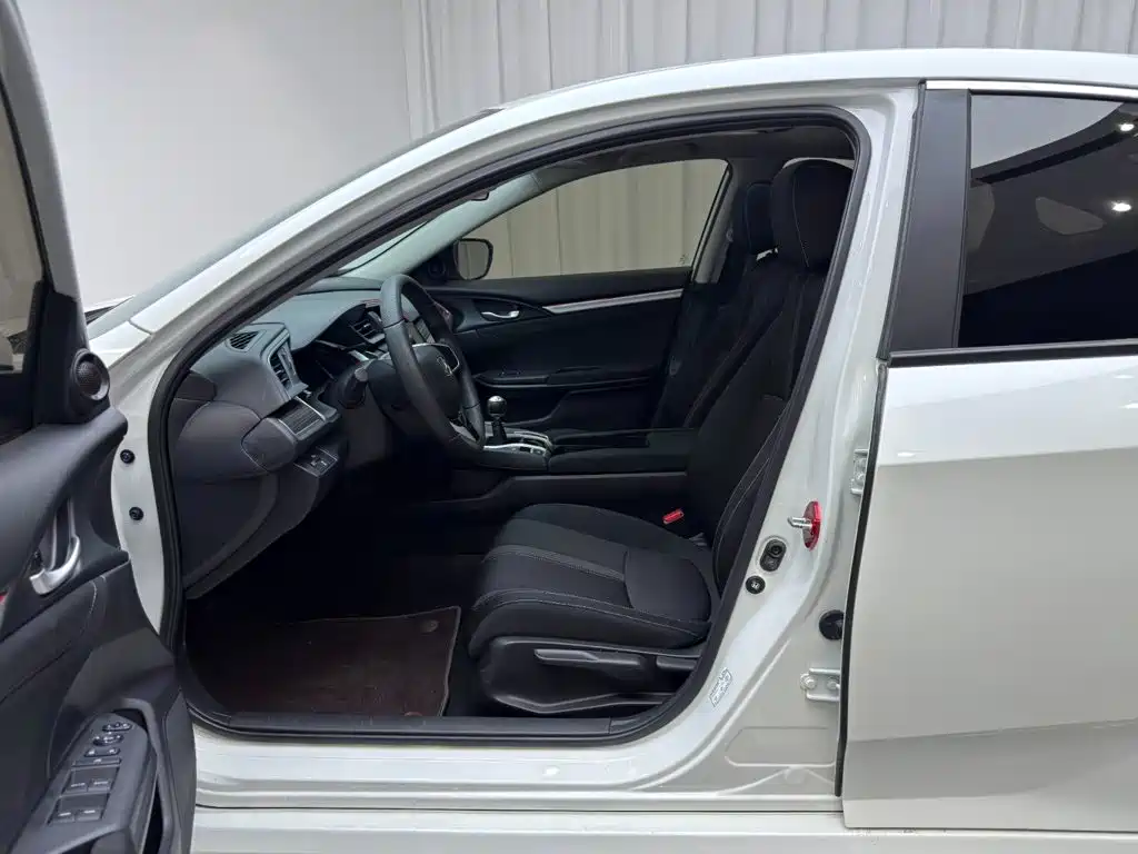 Honda Civic — миниатюра 13