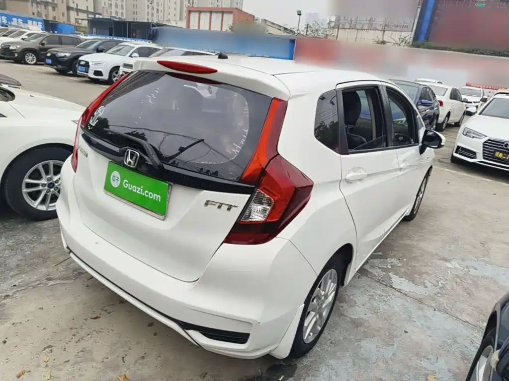Honda Fit — миниатюра 7