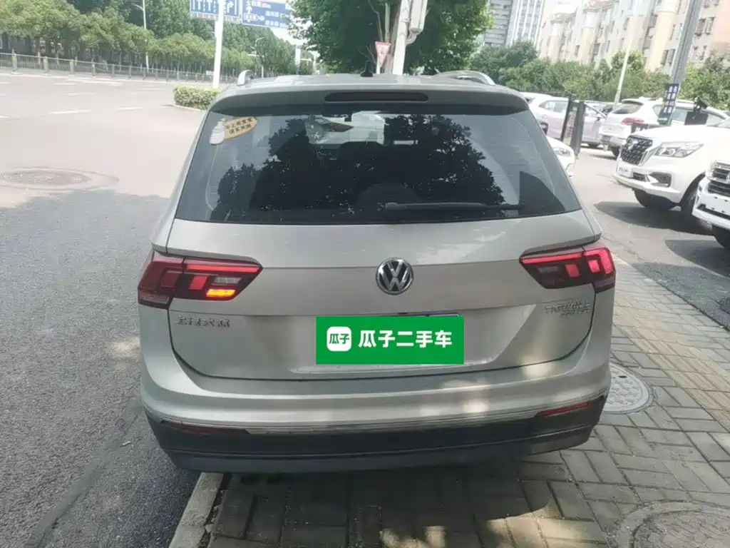 Volkswagen Tiguan L L 2017 330TSI AT Luxury