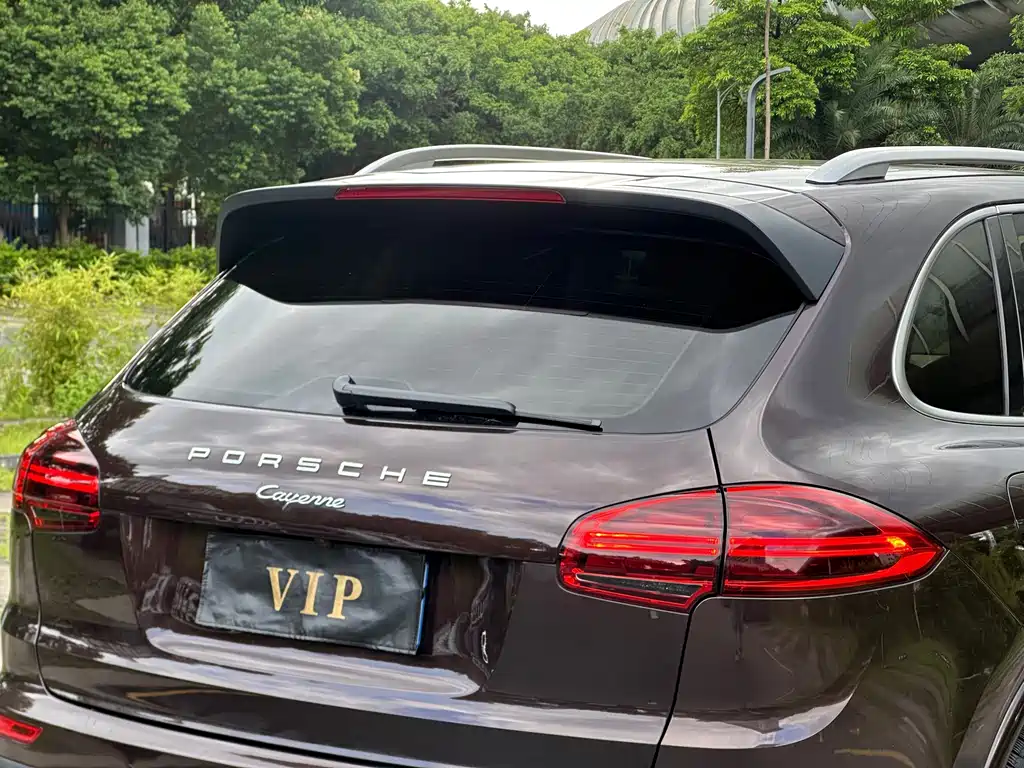 Porsche Cayenne — миниатюра 18