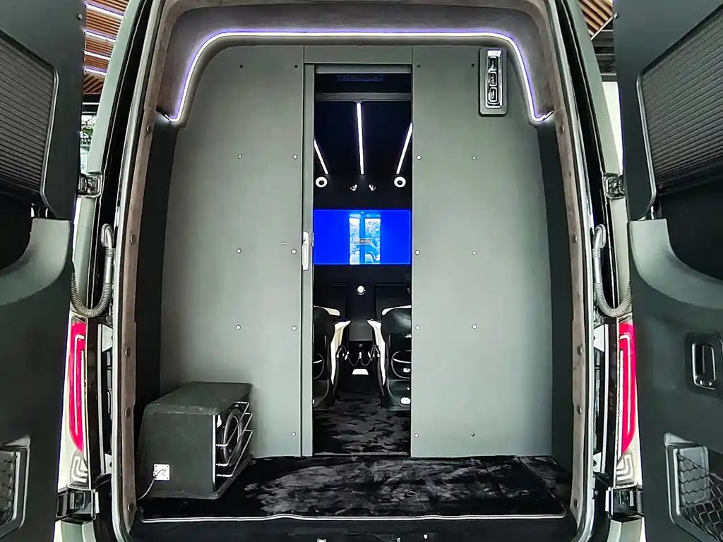 Mercedes-Benz Sprinter — миниатюра 38