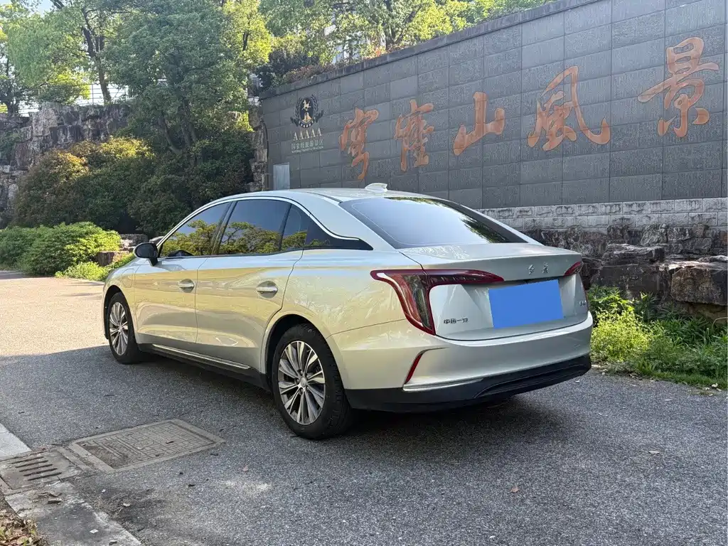Hongqi Hongqi E-QM5 — миниатюра 5