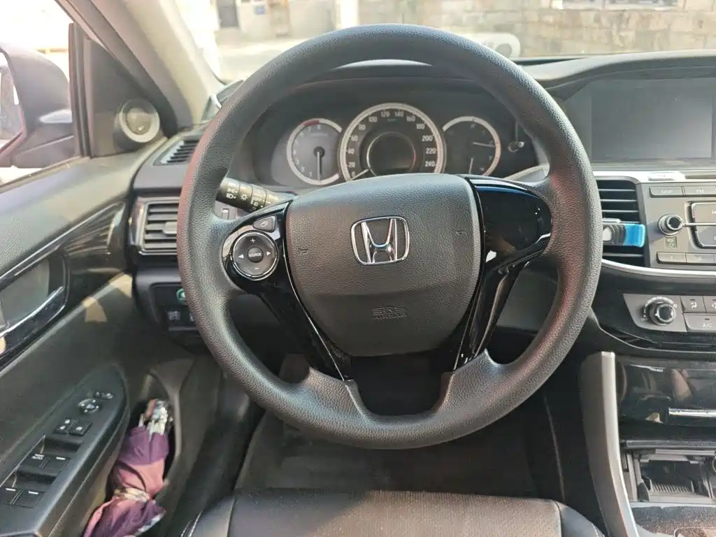 Honda Accord — миниатюра 11
