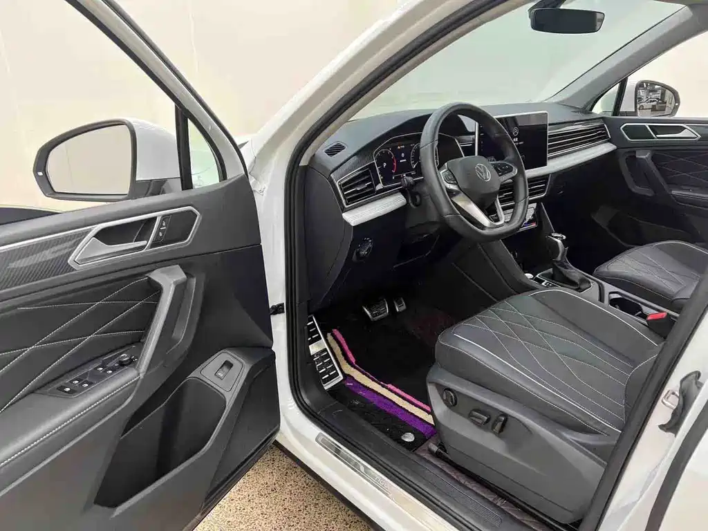 Volkswagen Tiguan L — миниатюра 11