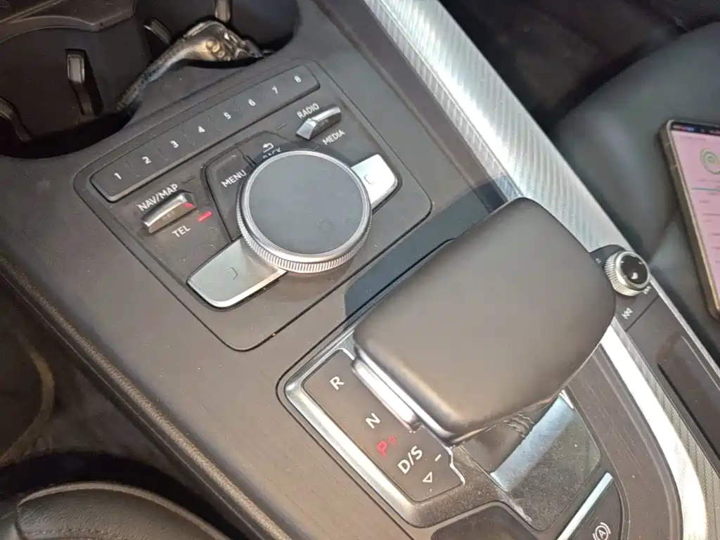 Audi A4L — миниатюра 14