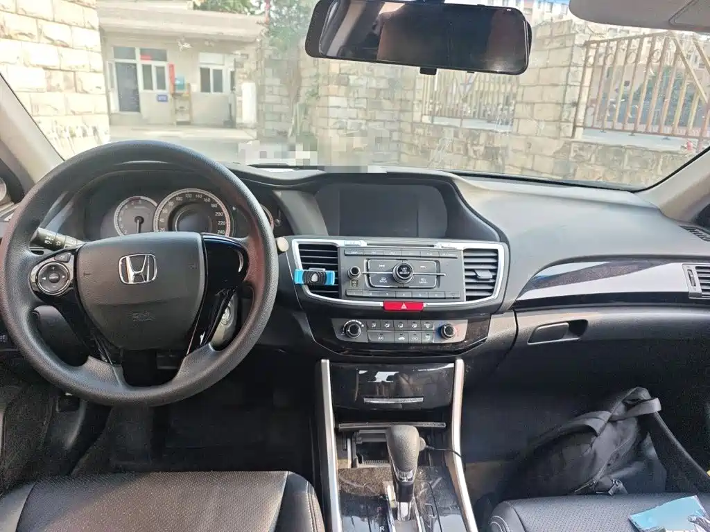 Honda Accord — миниатюра 10