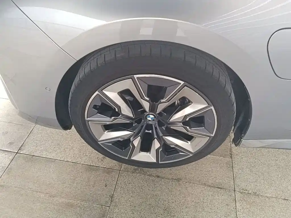 BMW i7 — миниатюра 23