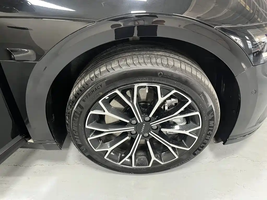 Zeekr 007GT — миниатюра 15