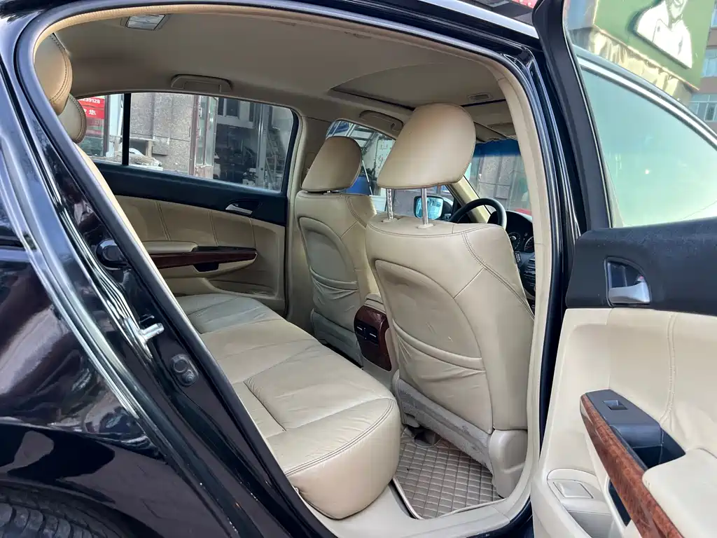 Honda Accord — миниатюра 10