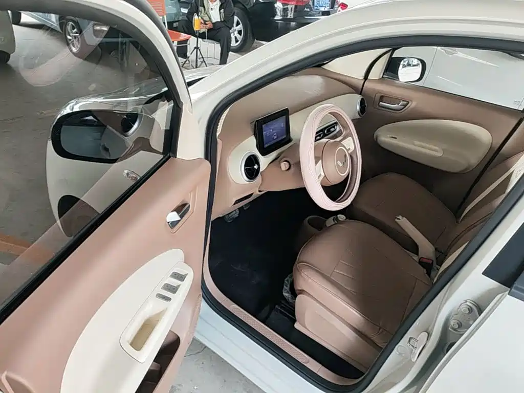 Wuling MINIEV — миниатюра 16
