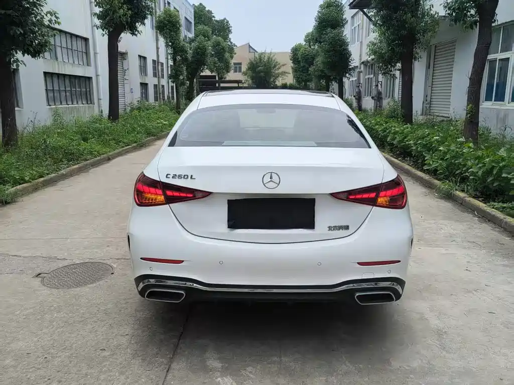 Mercedes-Benz C-Class — миниатюра 8