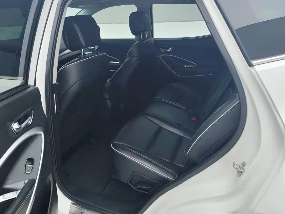 Hyundai Santa Fe — миниатюра 11