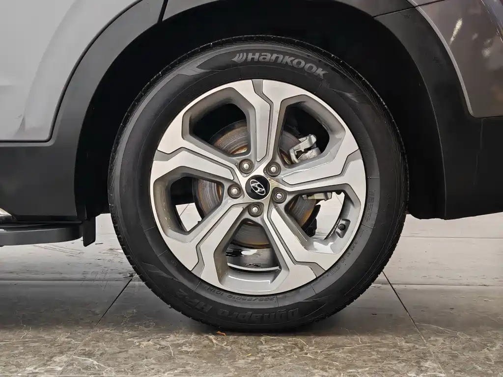 Hyundai Santa Fe — миниатюра 9