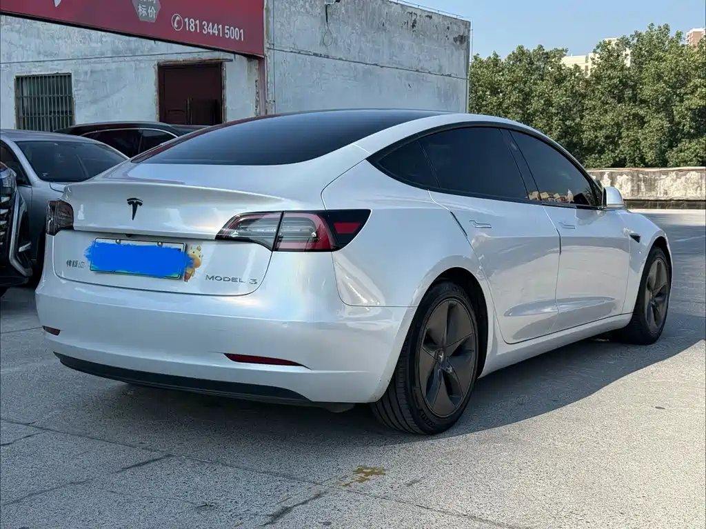 Tesla Model 3 — миниатюра 4