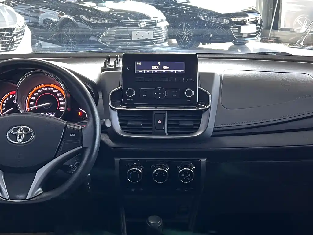 TOYOTA YARIS L ZHIXUAN