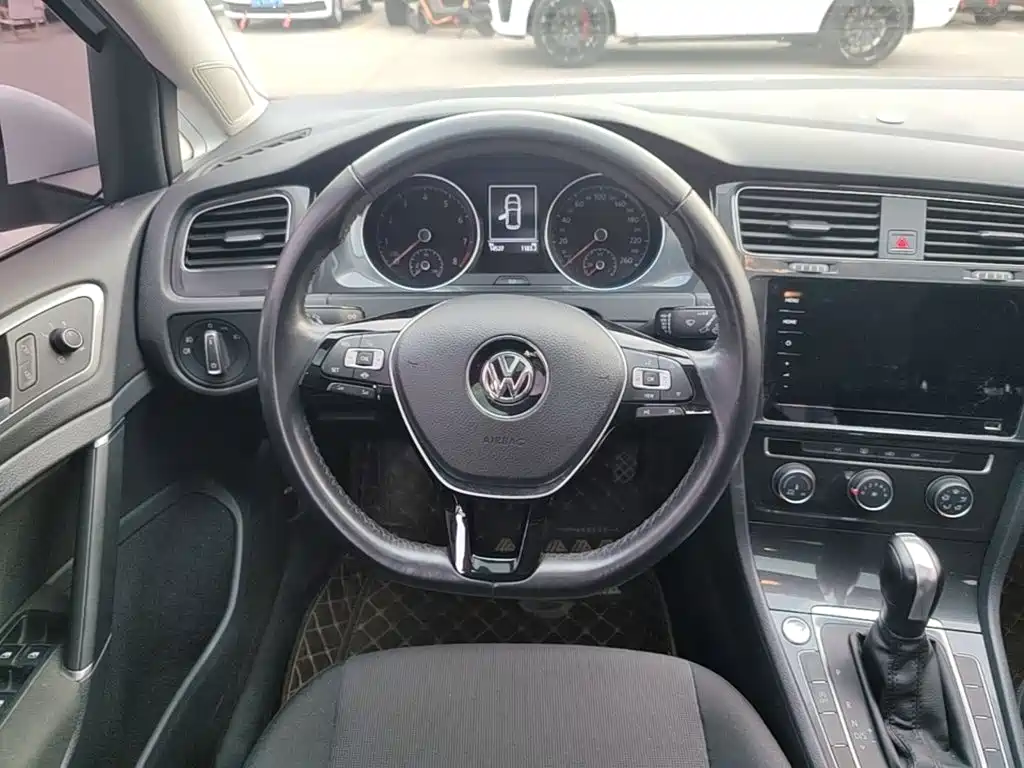 Volkswagen Golf — миниатюра 11