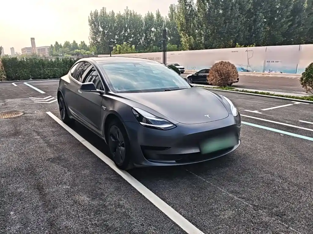 Tesla Model 3 — миниатюра 4