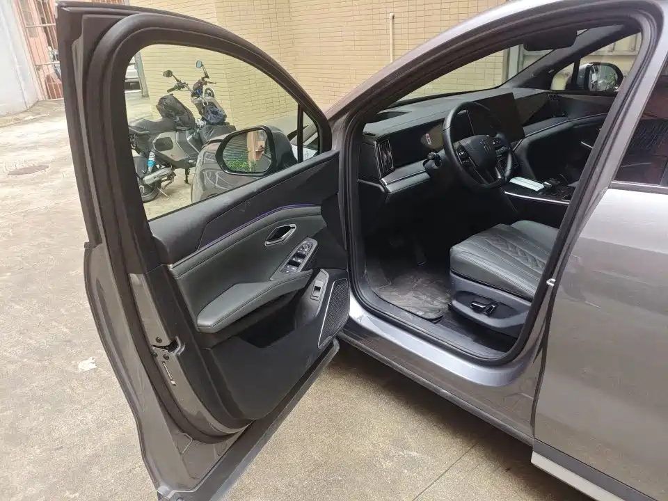 BYD L DM-i — миниатюра 2