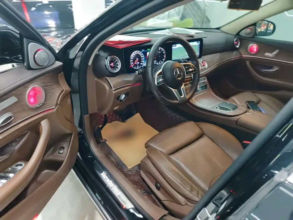 Mercedes-Benz E-Class — миниатюра 16