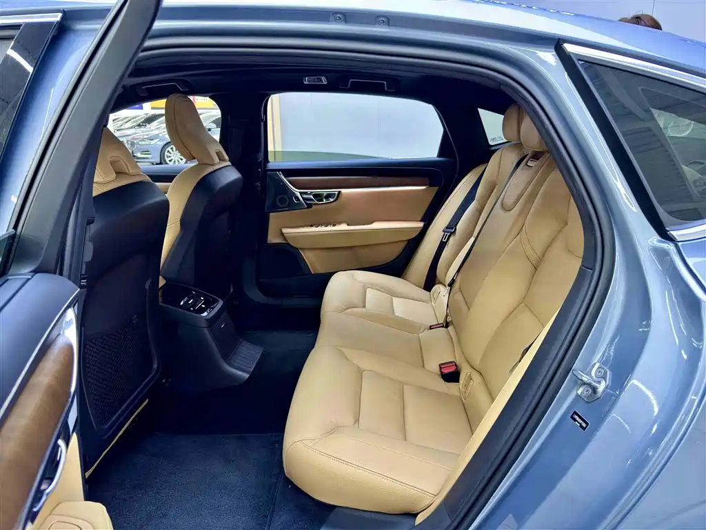 Volvo S90 2019 T8 E VI