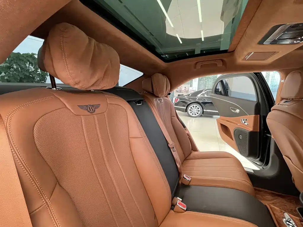 Bentley Flying Spur — миниатюра 16