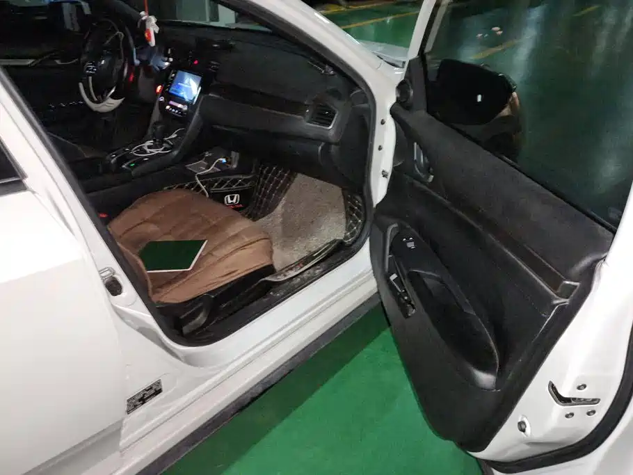 Honda Civic — миниатюра 8
