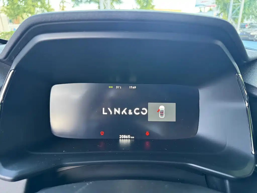 Lynk & Co 06 — миниатюра 4