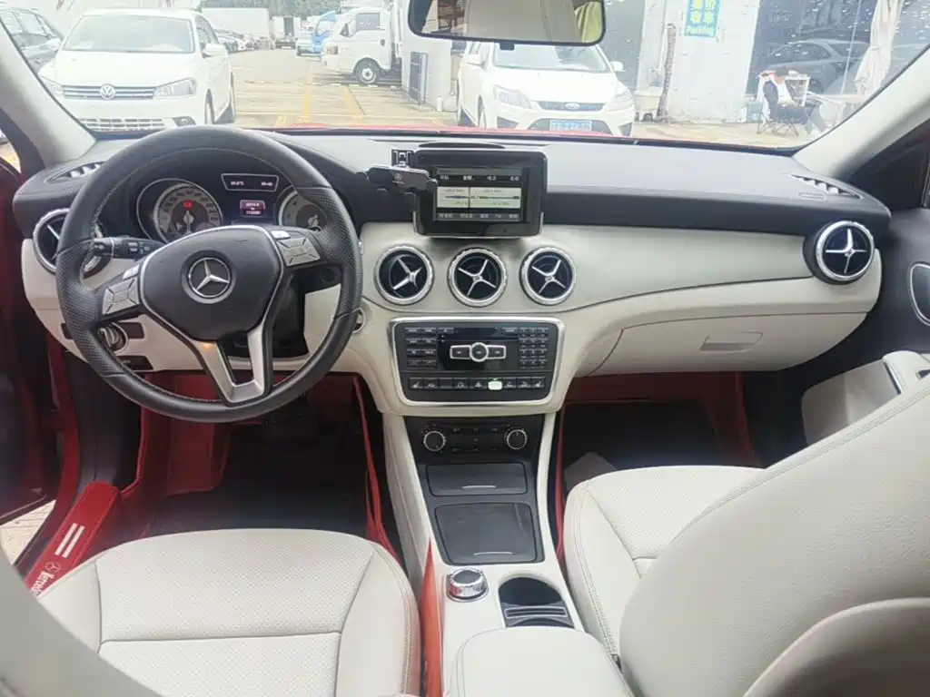 Mercedes-Benz GLA — миниатюра 10