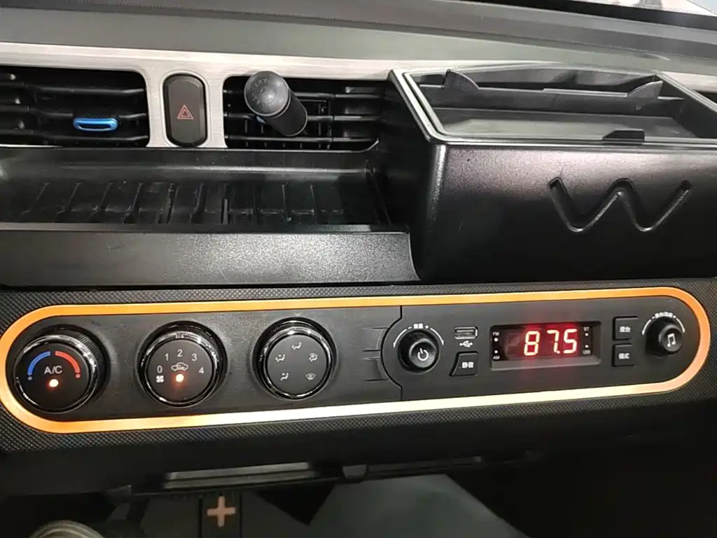 Wuling MINIEV — миниатюра 13