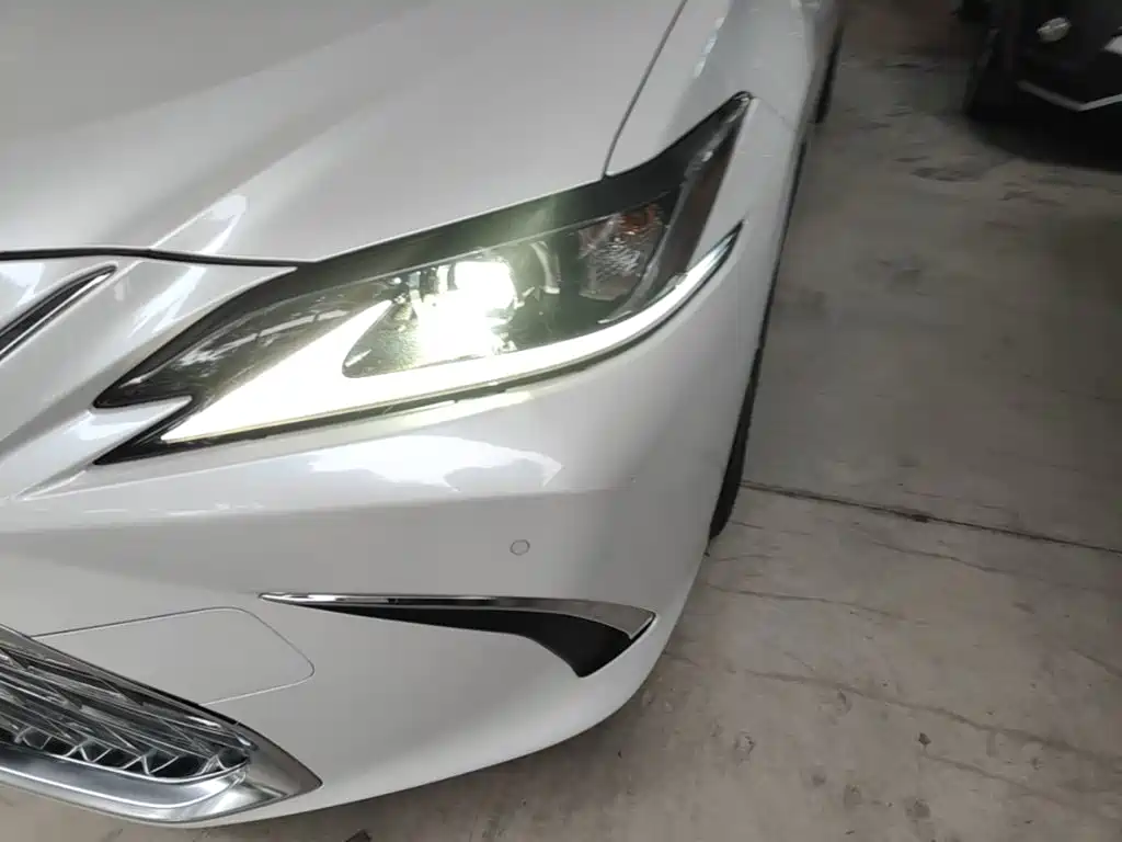 Lexus ES — миниатюра 24