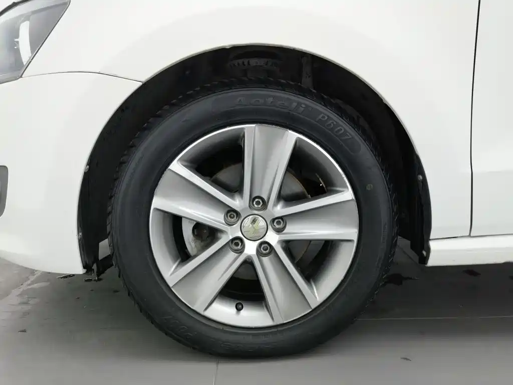 Volkswagen Polo — миниатюра 17