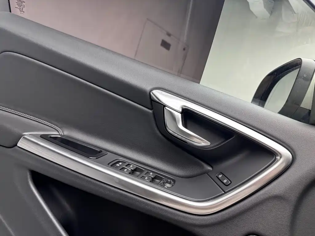 Volvo V60 — миниатюра 16
