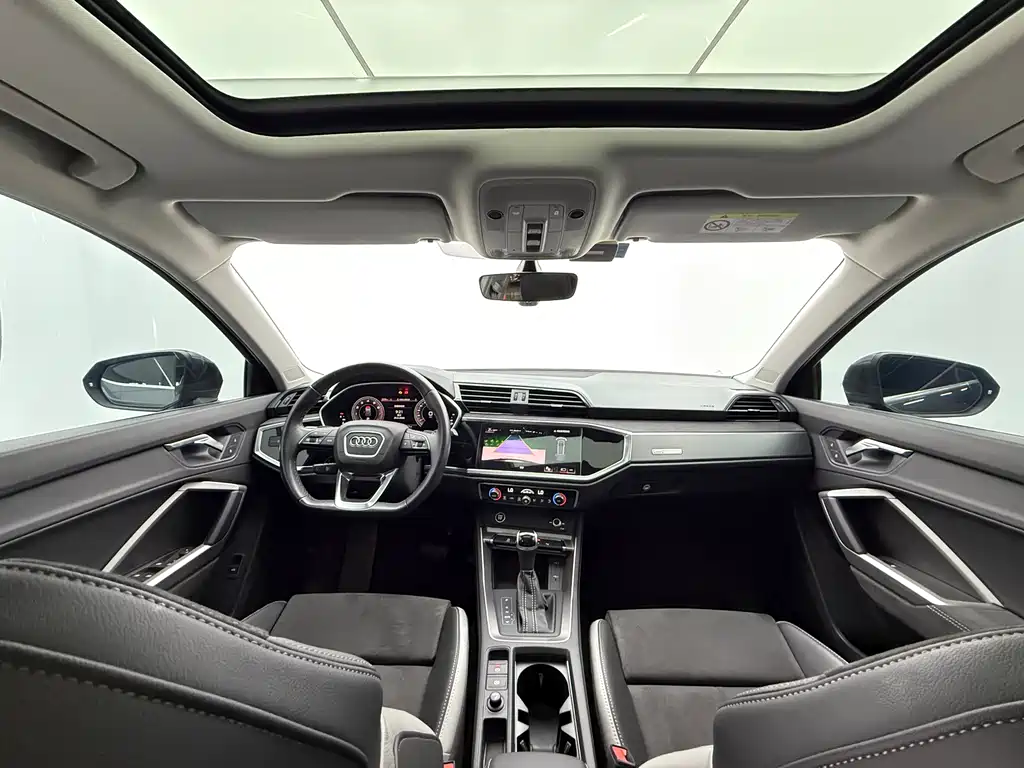 Audi Q3 2023 35 TFSI Fashion (1.4T)