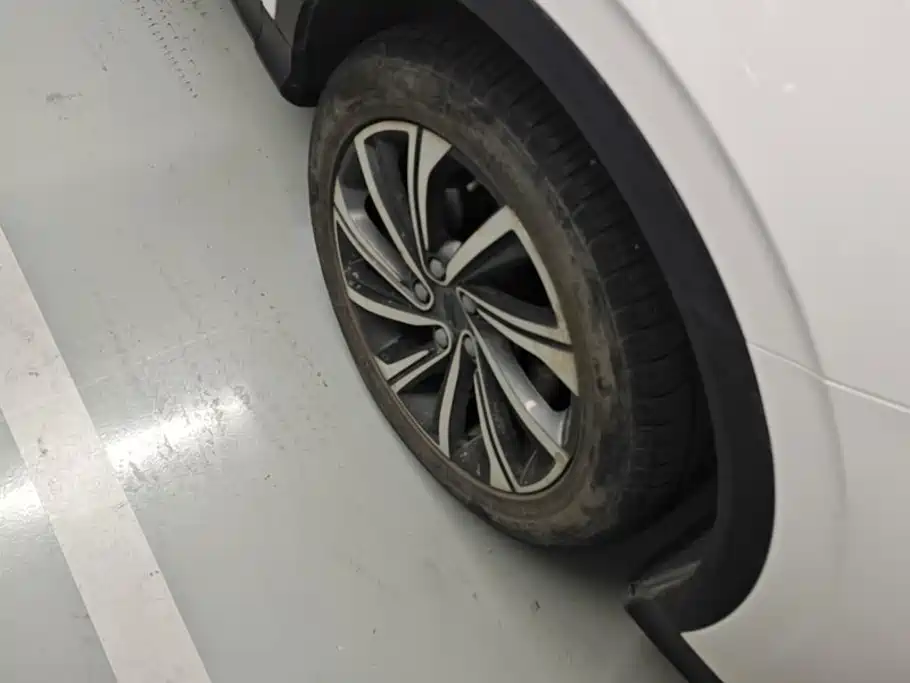 Geely Binyue — миниатюра 6