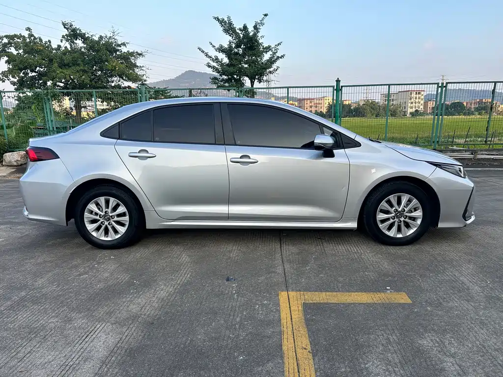 Toyota Corolla — миниатюра 4