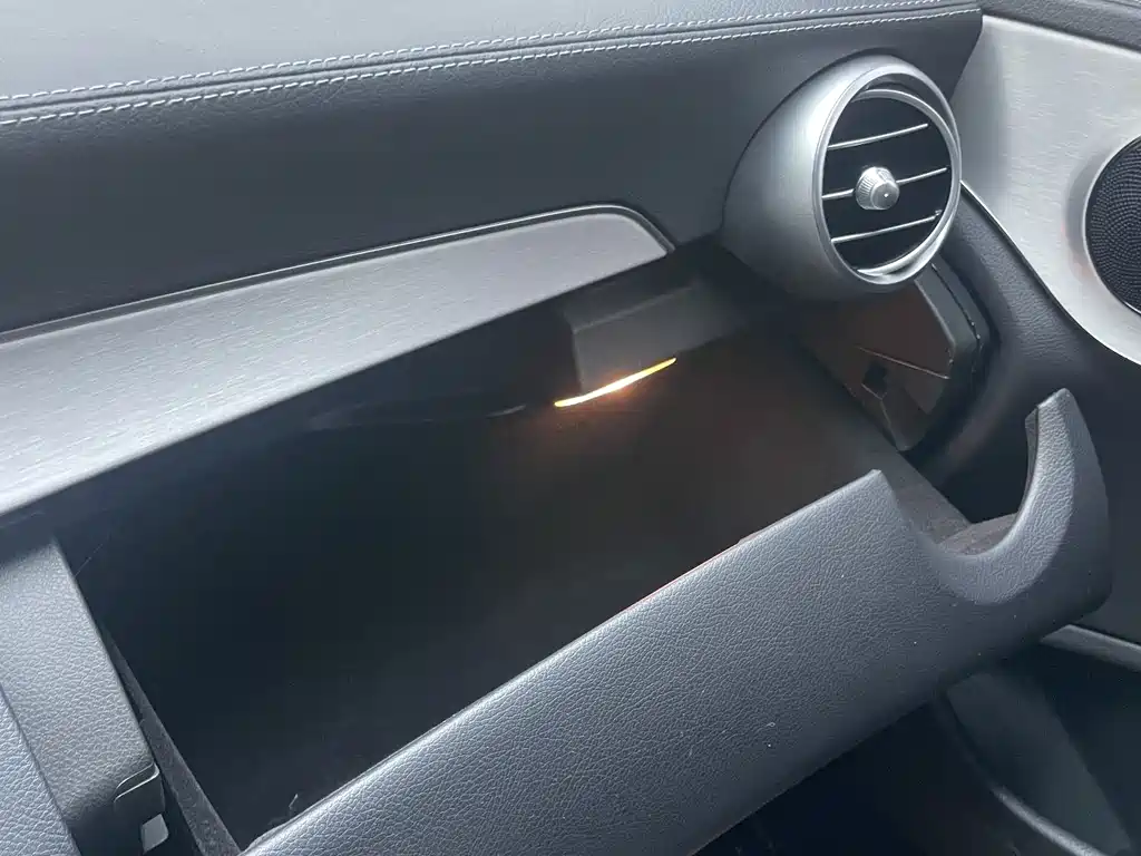 Mercedes-Benz C-Class (Import) — миниатюра 13
