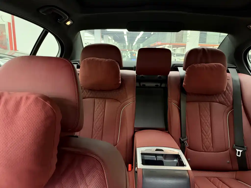 BMW 5 Series — миниатюра 14