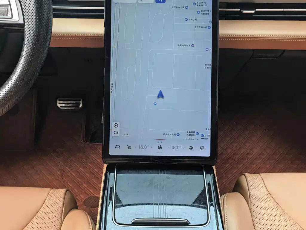 XPeng P5 — миниатюра 10