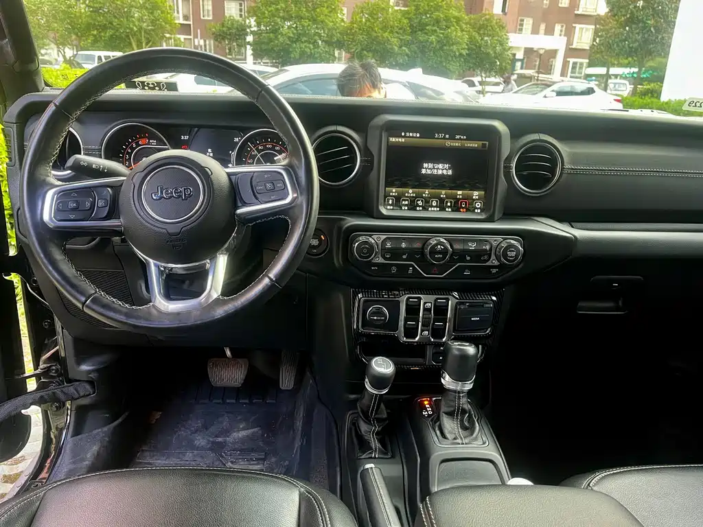 Jeep Wrangler — миниатюра 6