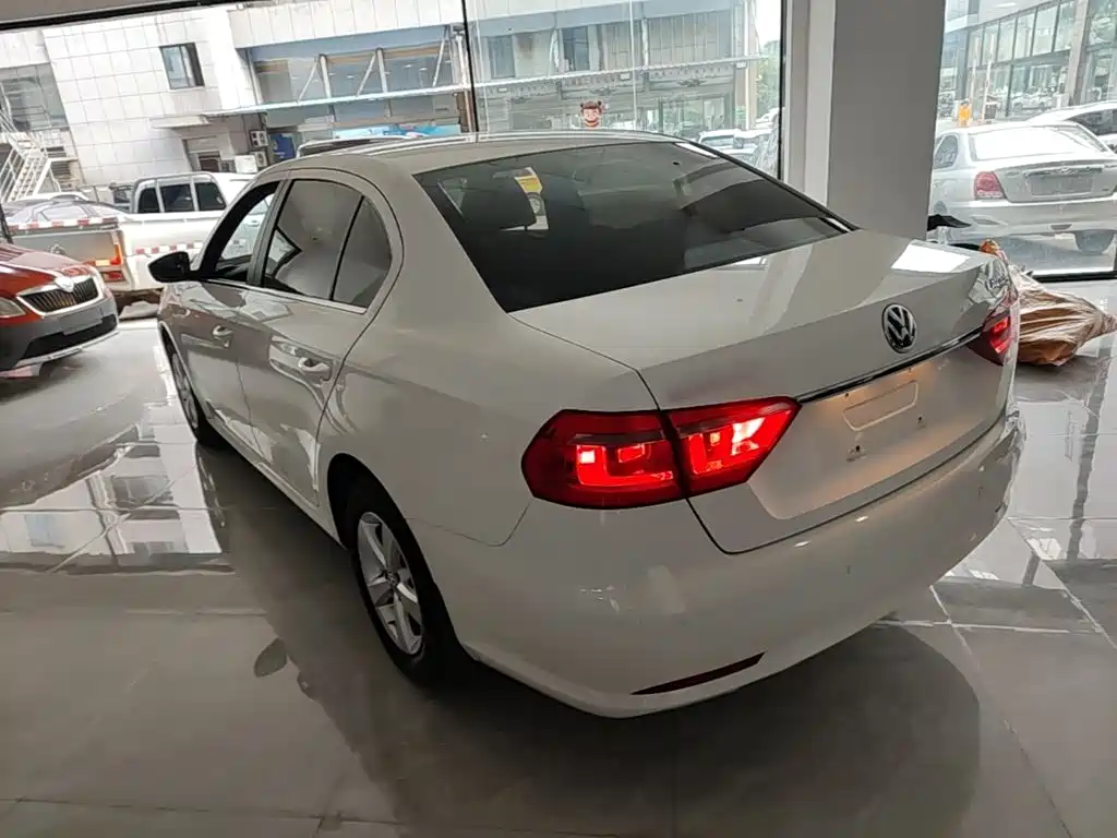 Volkswagen Lavida — миниатюра 5