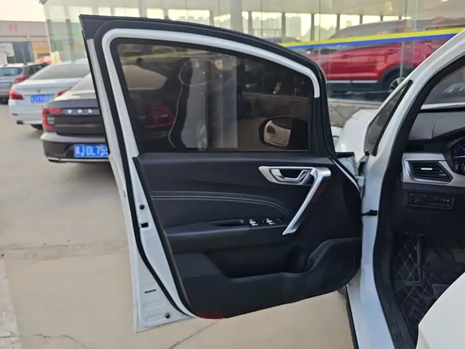 Geely Vision X3 — миниатюра 7