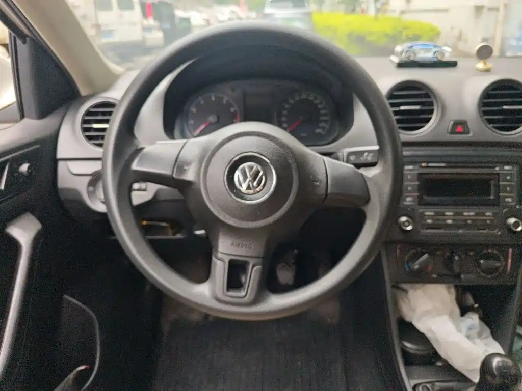 Volkswagen Jetta 2013 1.6L MT Fashion