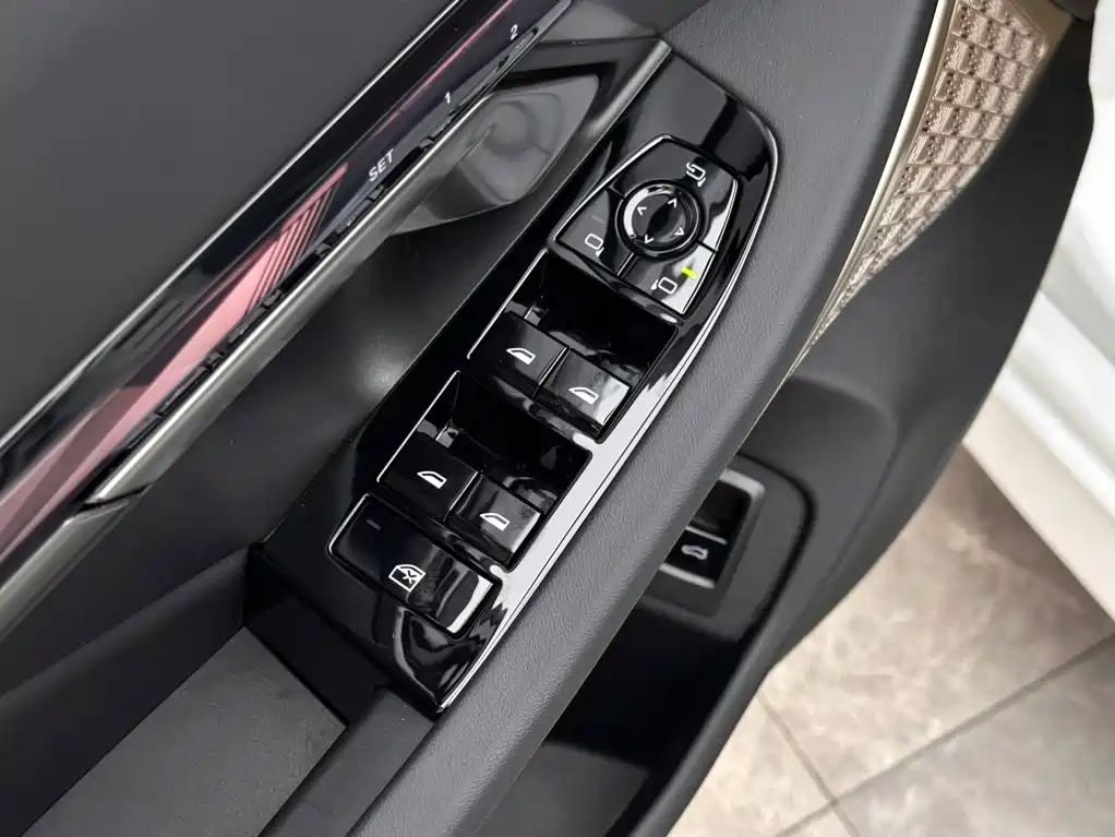 BMW 5 Series — миниатюра 17
