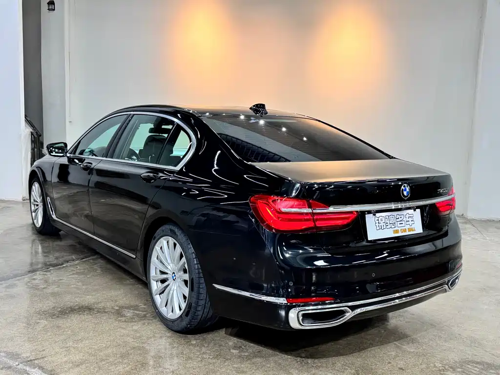 BMW 7 Series — миниатюра 5