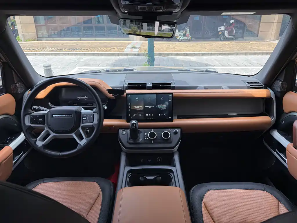 Land Rover Defender — миниатюра 6