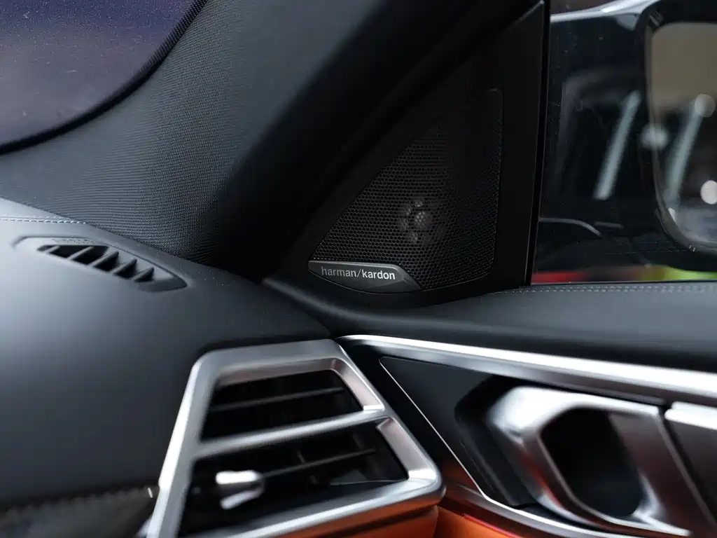 BMW M4 — миниатюра 10