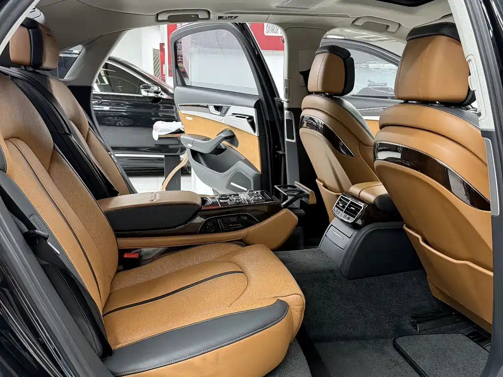 Audi A8 — миниатюра 10