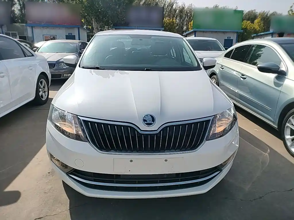 Skoda Rapid — миниатюра 3