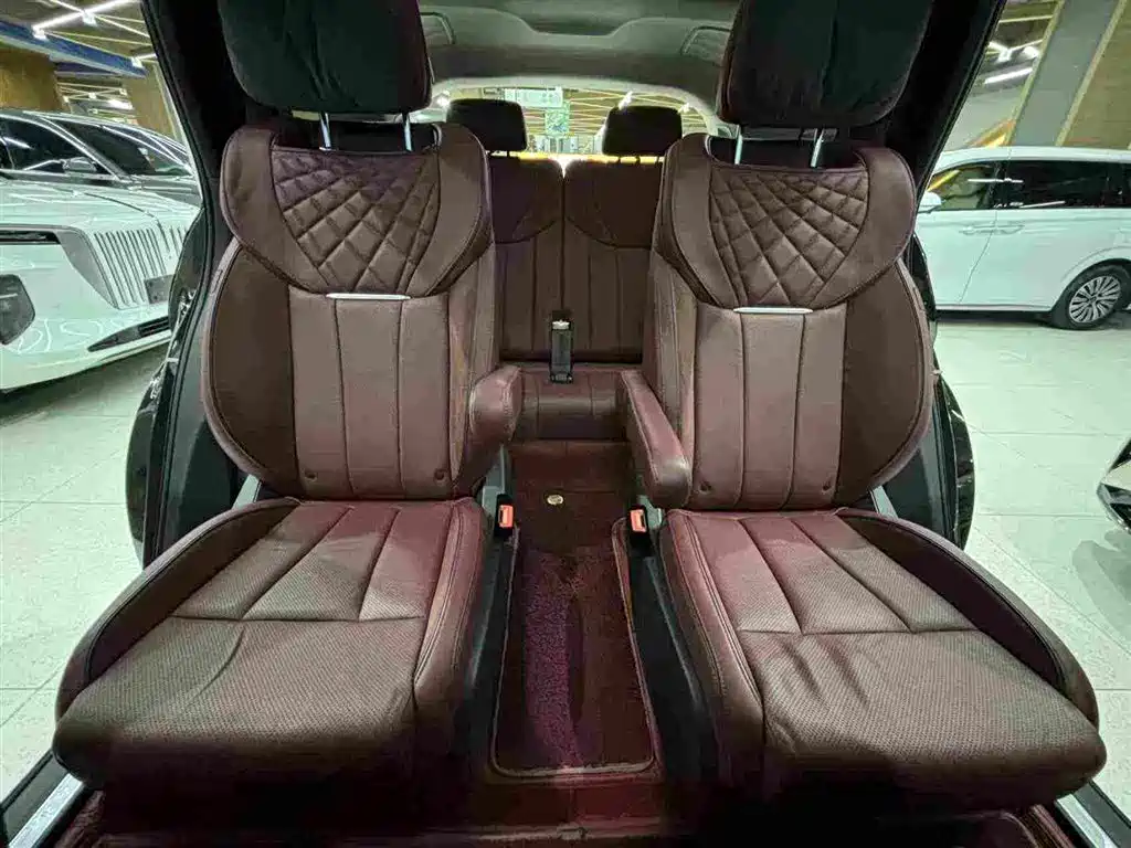 Hongqi Hongqi E-HS9 — миниатюра 8